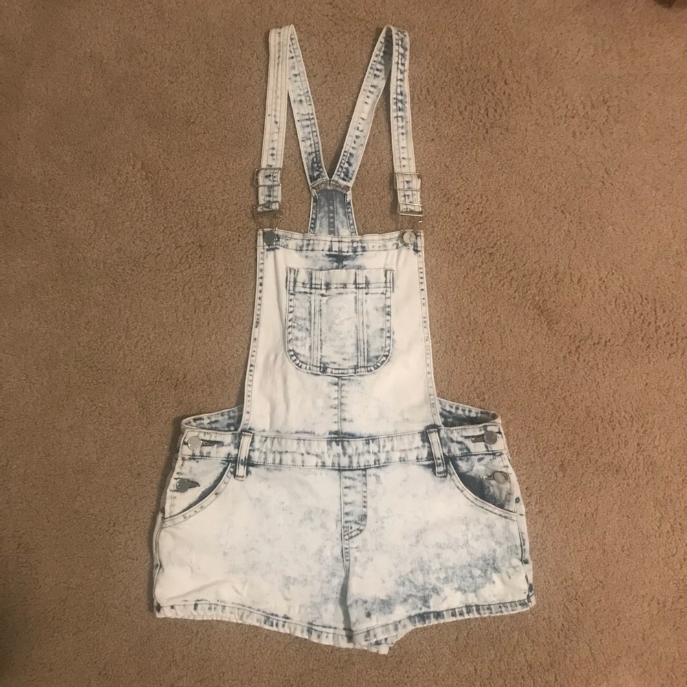 Bebe white washed denim overalls - Size 29